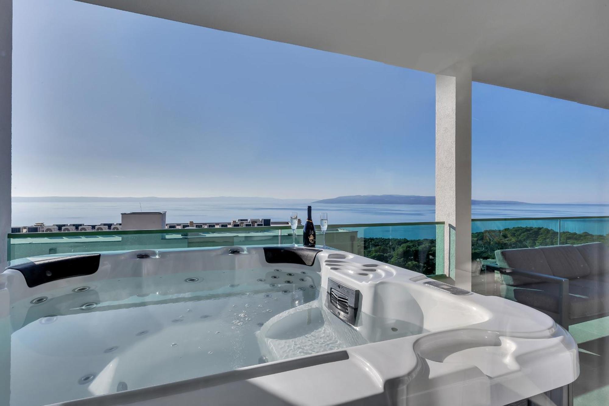 Exclusive Penthouse Big Blue With Private Jacuzzi Apartment Makarska Luaran gambar