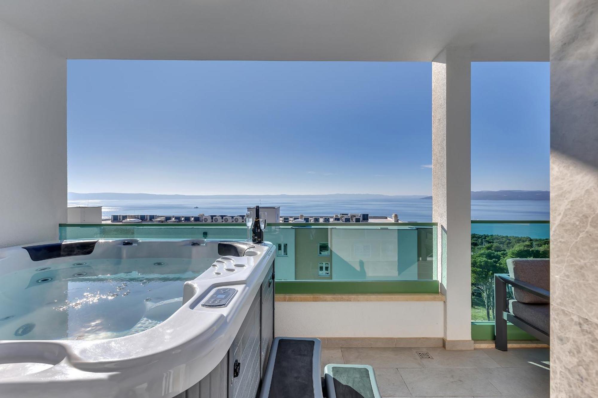 Exclusive Penthouse Big Blue With Private Jacuzzi Apartment Makarska Luaran gambar