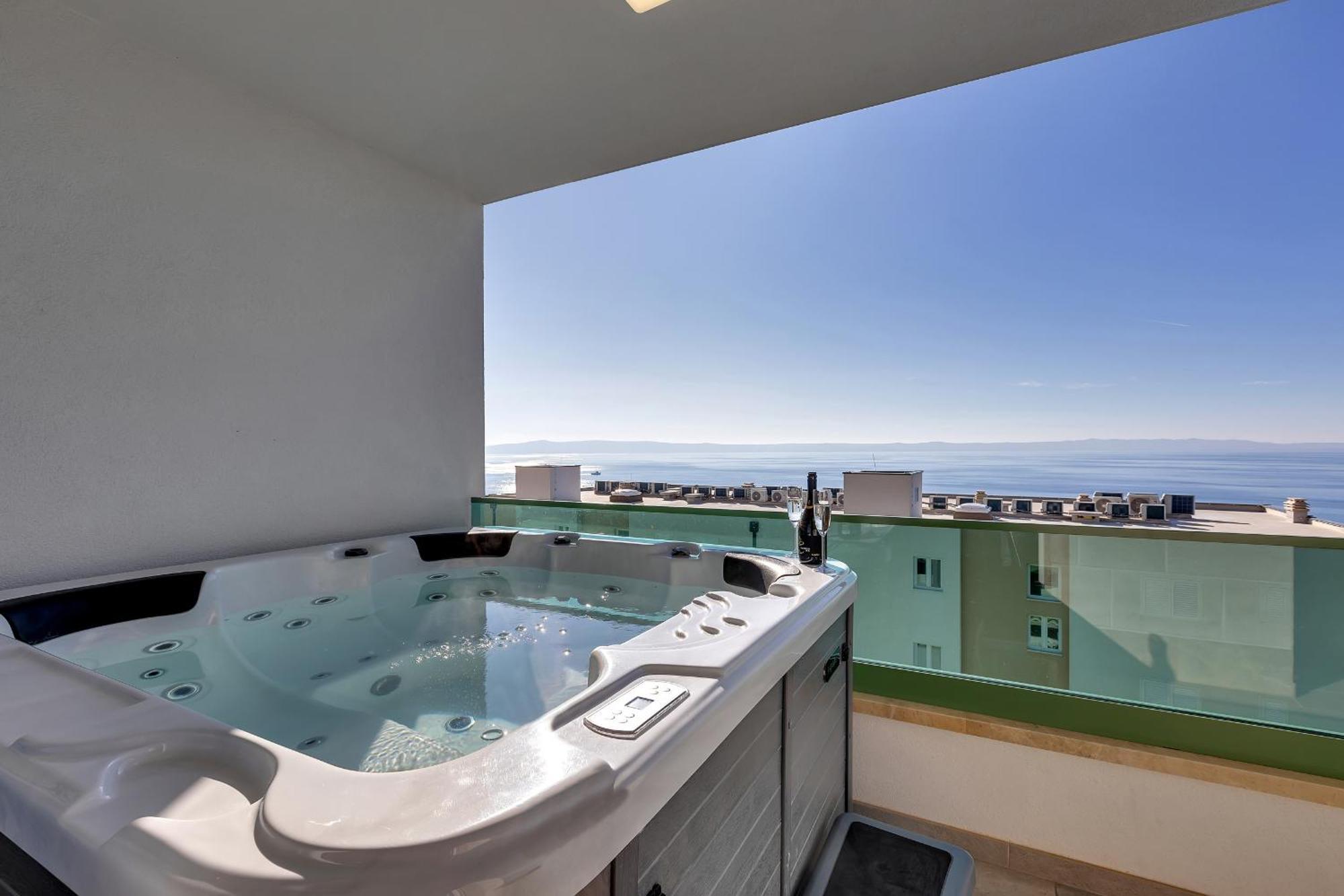 Exclusive Penthouse Big Blue With Private Jacuzzi Apartment Makarska Luaran gambar