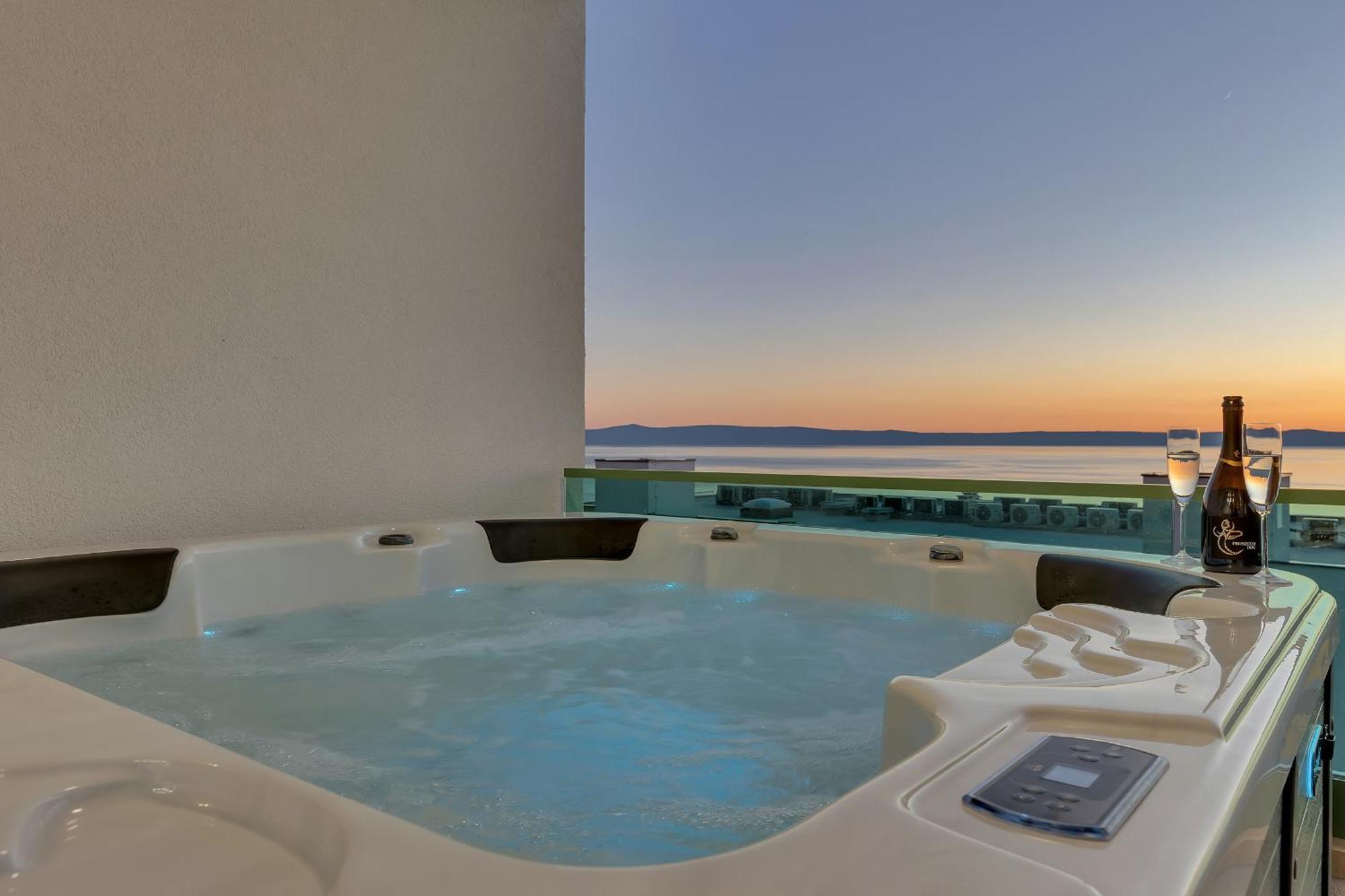 Exclusive Penthouse Big Blue With Private Jacuzzi Apartment Makarska Luaran gambar