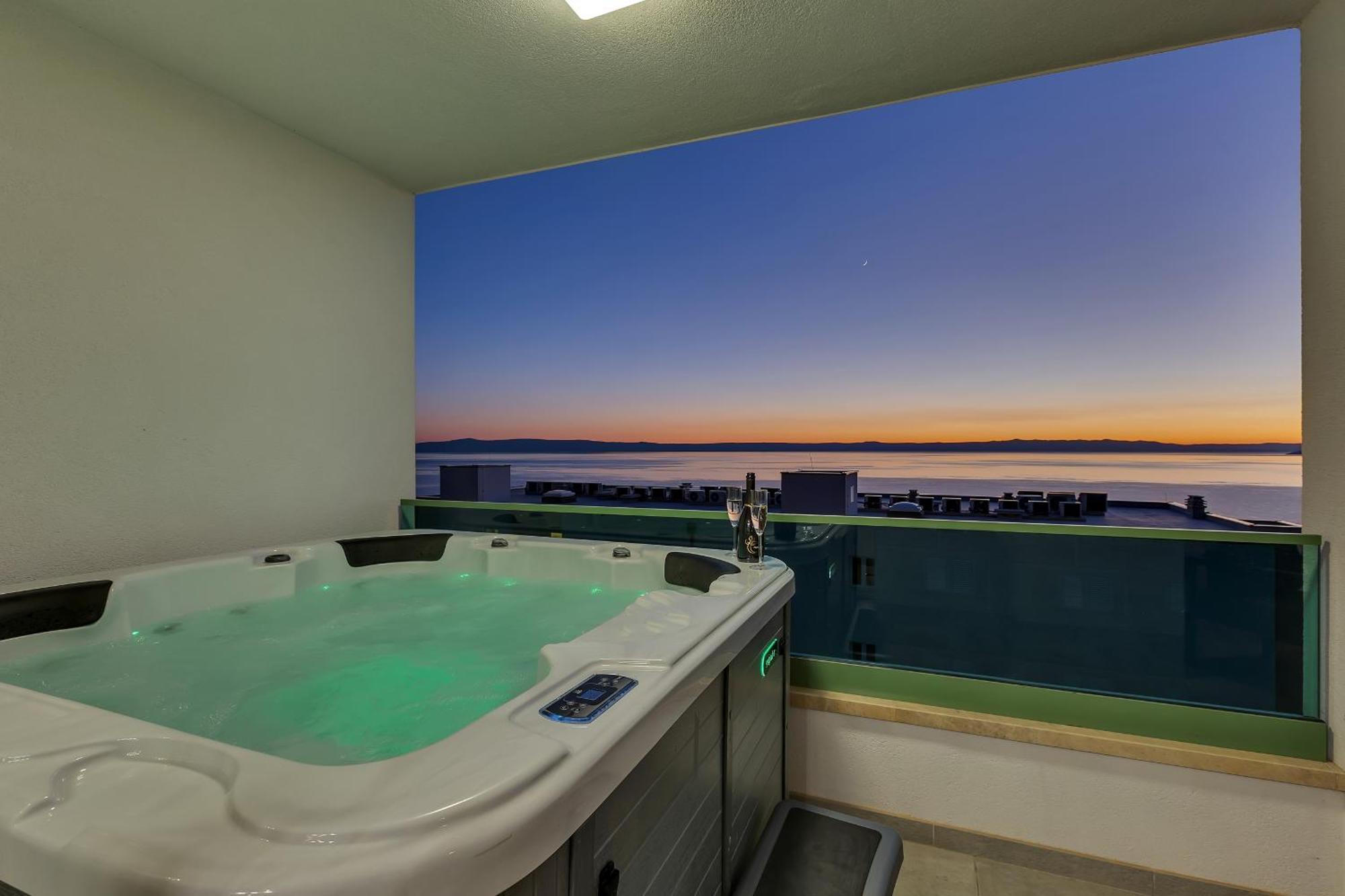 Exclusive Penthouse Big Blue With Private Jacuzzi Apartment Makarska Luaran gambar