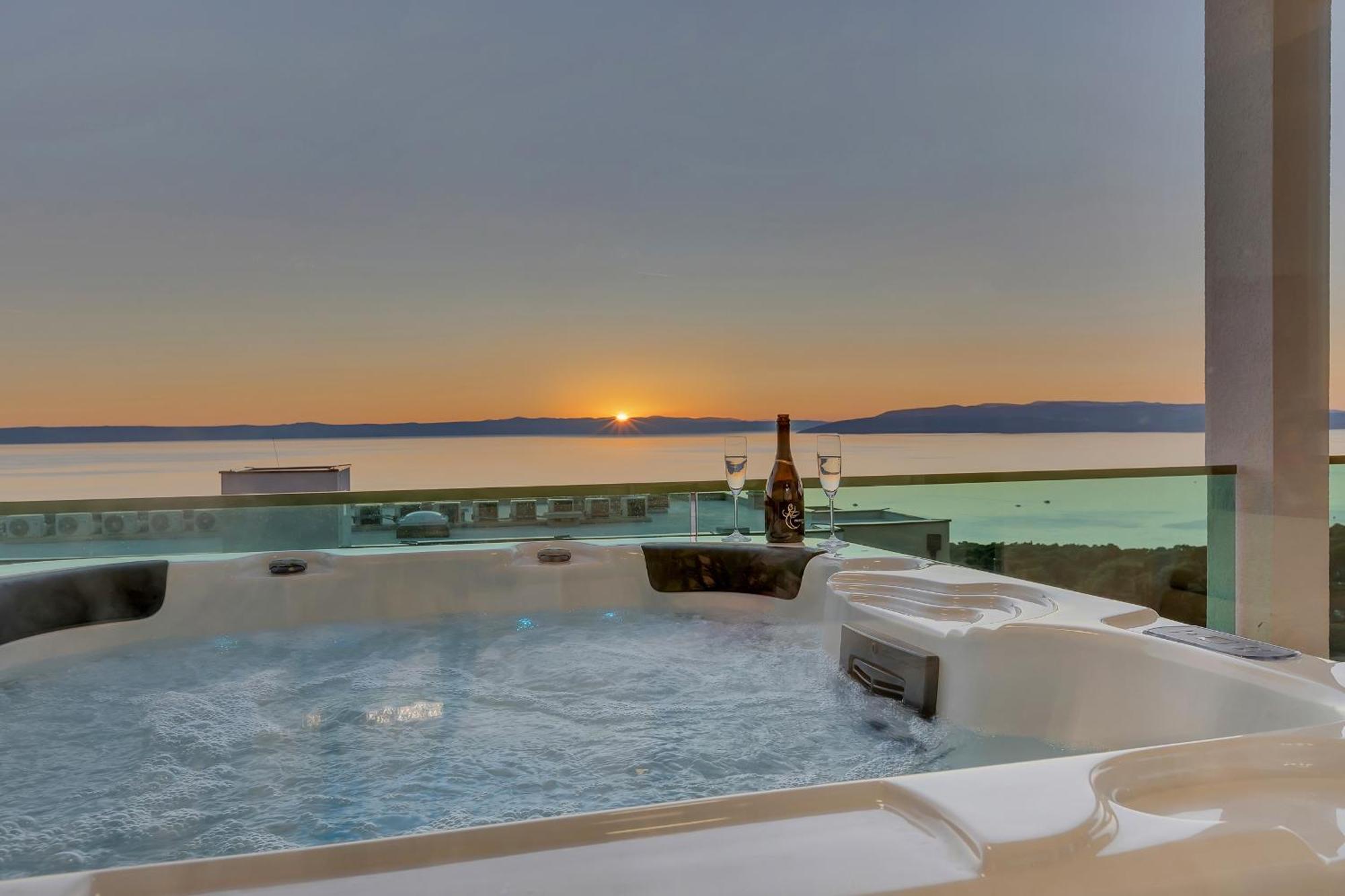 Exclusive Penthouse Big Blue With Private Jacuzzi Apartment Makarska Luaran gambar